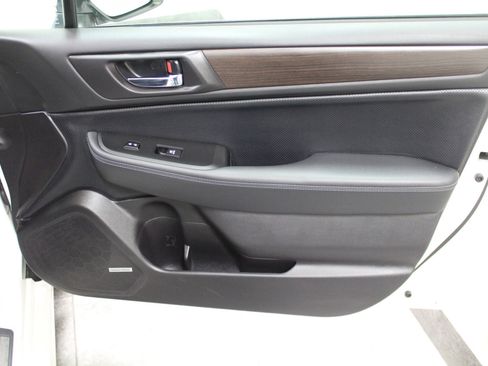 Used 2016 Subaru Legacy 2.5i Limited image 28