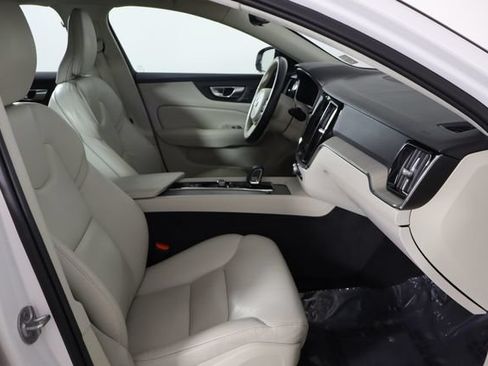 Used 2024 Volvo S60 B5 Plus w/ Climate Package FWD image 16