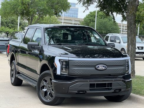 Used 2025 Ford F150 Lightning Flash AWD/4WD image 2