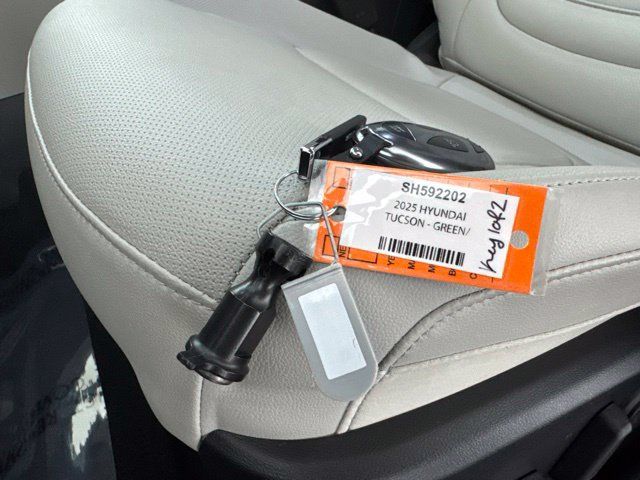 Used 2025 Hyundai Tucson SEL FWD image 34
