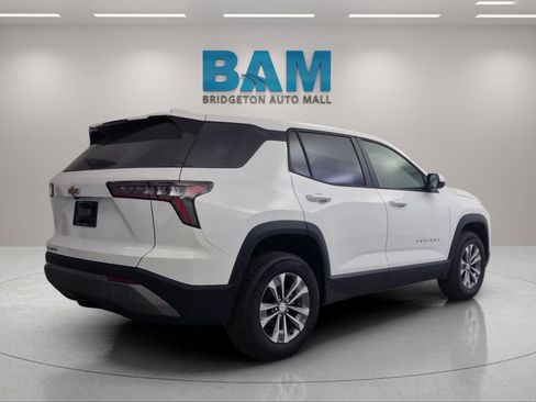 New 2026 Chevrolet Equinox LT w/ Convenience Package II image 3