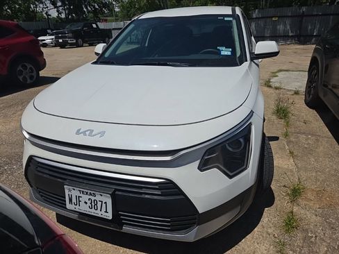 Used 2025 Kia Niro LX FWD image 7
