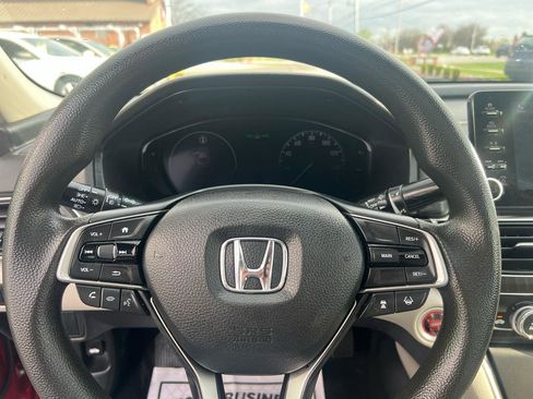 Used 2018 Honda Accord EX image 17