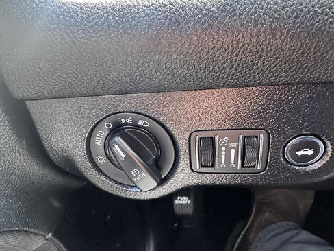Used 2022 Dodge Challenger GT RWD image 24