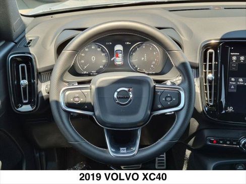 Used 2019 Volvo XC40 T5 R-Design AWD/4WD image 13