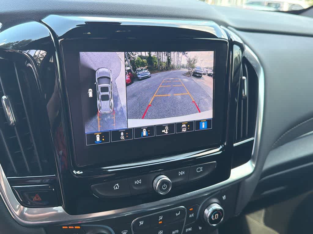Used 2024 Chevrolet Traverse High Country FWD image 28