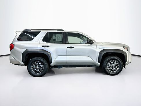 Used 2025 Toyota 4Runner SR5 AWD/4WD image 10