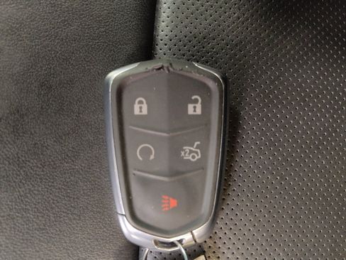 Used 2018 Cadillac XTS Luxury image 32