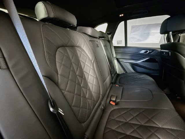 New 2026 BMW X5 xDrive50e w/ M Sport Package AWD/4WD image 29