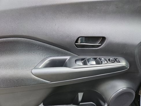 Certified 2020 Nissan Kicks S image 11