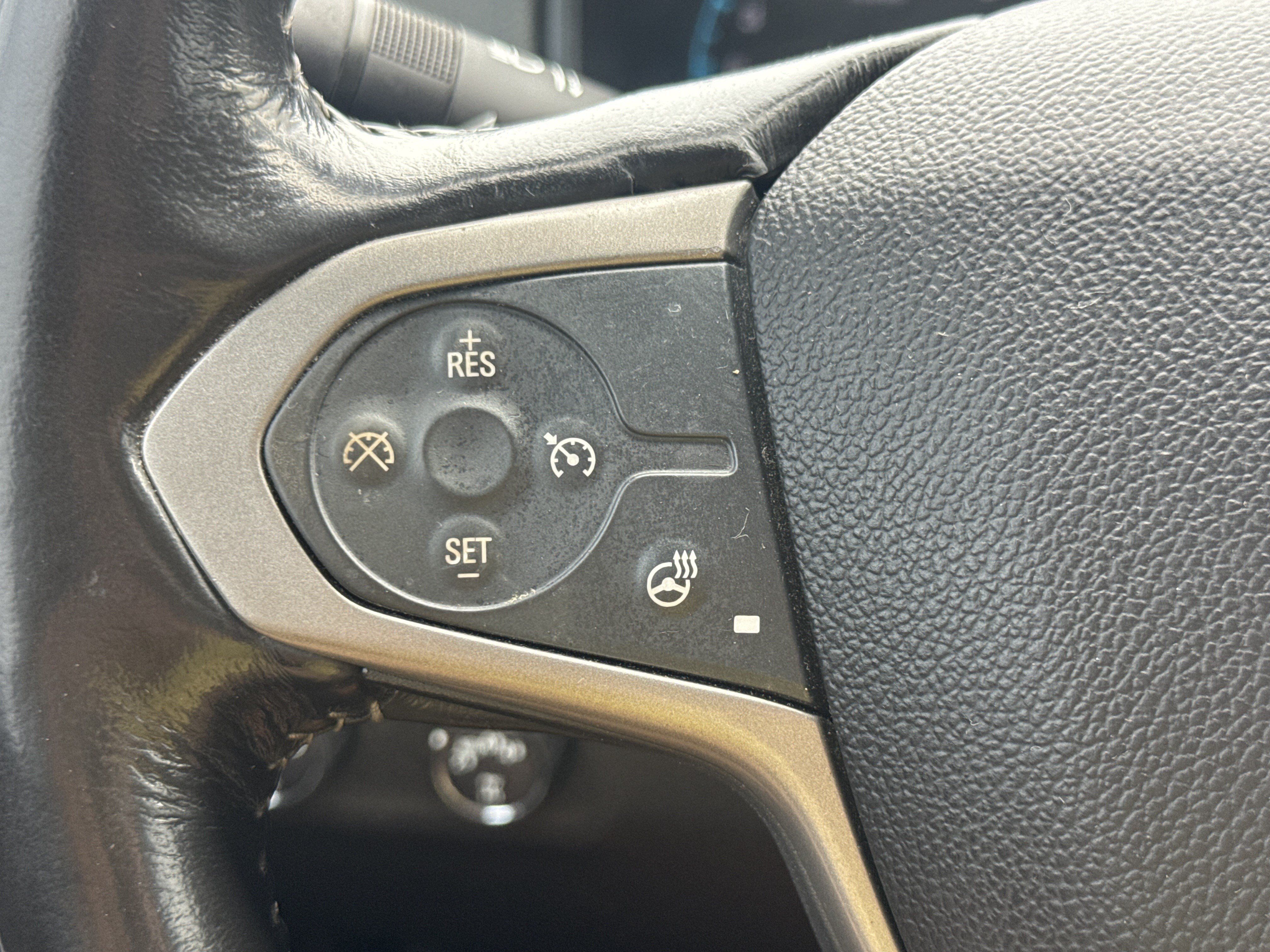 Used 2019 Chevrolet Colorado Z71 AWD/4WD image 16