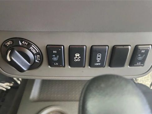 Used 2021 Nissan Frontier SV w/ Midnight Edition Floor Mats AWD/4WD image 30