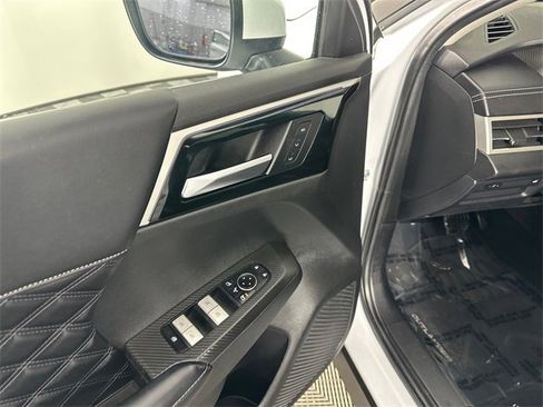 Used 2022 Mitsubishi Outlander SEL image 17