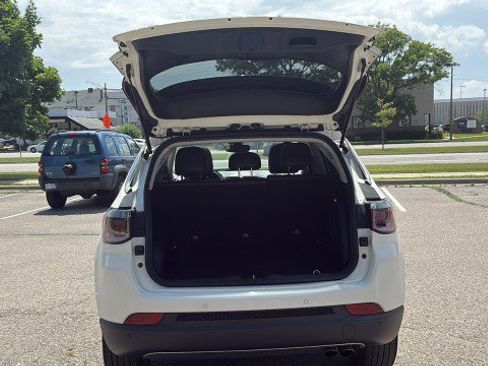 Used 2021 Jeep Compass Limited w/ Sun and Sound Group image 28