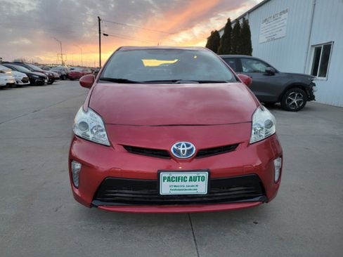 Used 2014 Toyota Prius Two image 2
