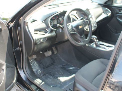 Used 2021 Chevrolet Malibu LT FWD image 11