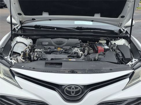 Used 2018 Toyota Camry LE FWD image 31