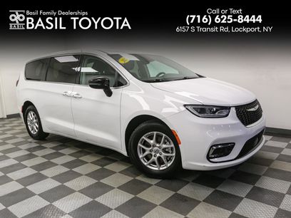 Used 2024 Chrysler Pacifica Touring-L