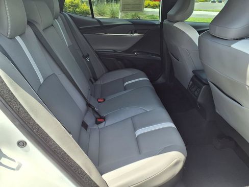 Used 2025 Toyota Camry SE w/ Convenience Package FWD image 15