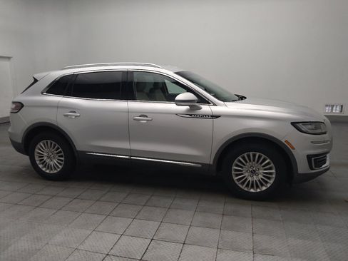 Used 2019 Lincoln Nautilus FWD image 11