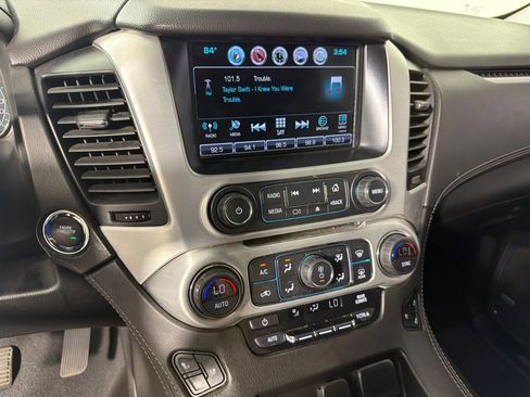 Used 2019 GMC Yukon SLT w/ Premium Edition AWD/4WD image 17
