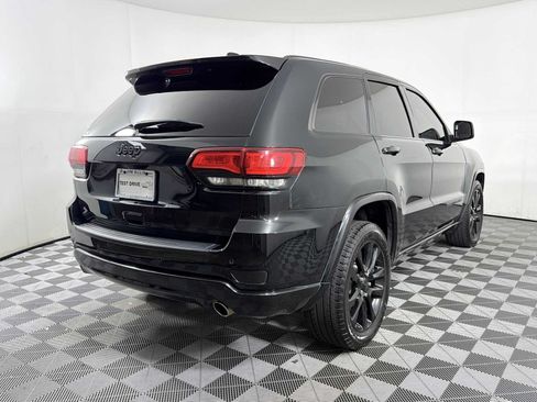 Used 2021 Jeep Grand Cherokee Laredo X RWD image 6
