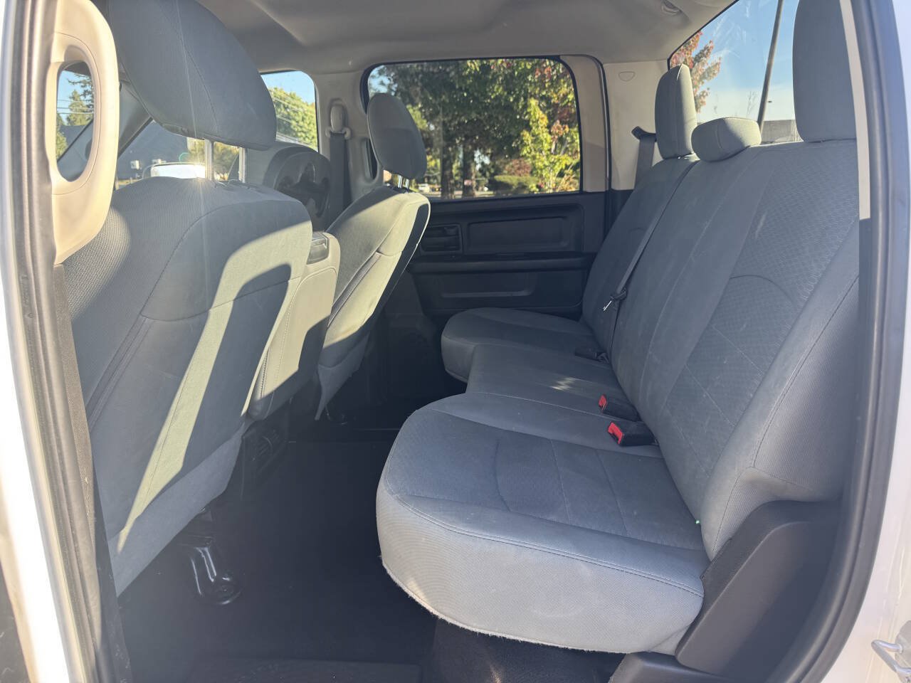 Used 2018 RAM 2500 Tradesman w/ Chrome Appearance Group AWD/4WD image 6