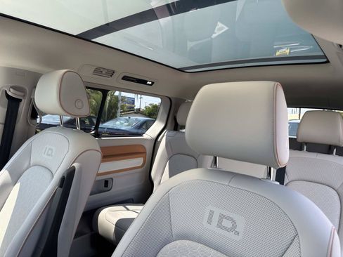 Certified 2025 Volkswagen ID. Buzz 1st Edition RWD image 25