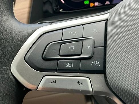 Certified 2026 Volkswagen Atlas SE FWD image 28