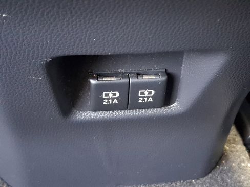 Used 2020 Toyota RAV4 XLE w/ Convenience Package image 11