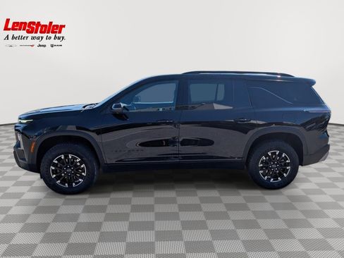 Used 2024 Chevrolet Traverse Z71 AWD/4WD image 2