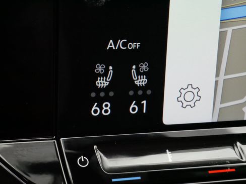 Used 2025 Volkswagen Atlas SEL Premium R-Line image 30