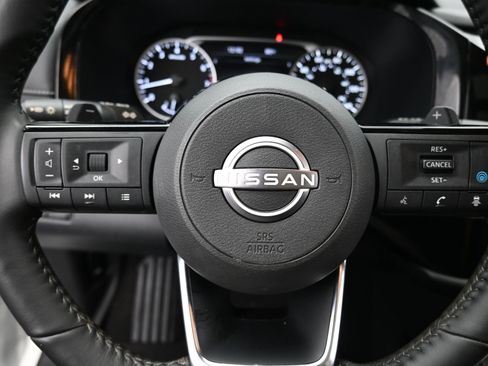 Used 2023 Nissan Pathfinder SL w/ SL Premium Package image 11