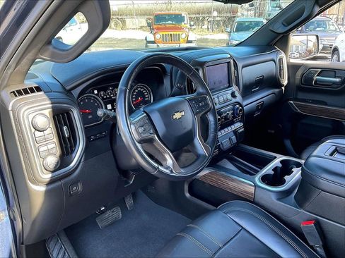Used 2021 Chevrolet Silverado 1500 High Country w/ Technology Package image 8