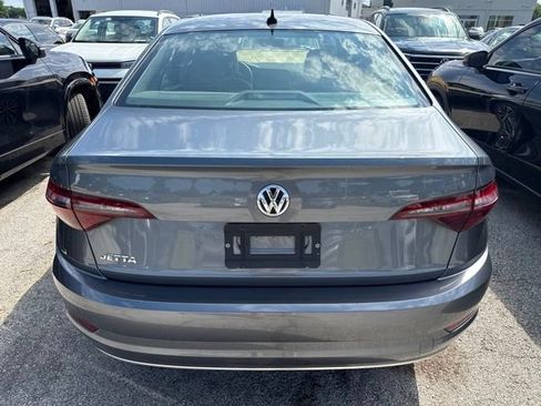 Used 2020 Volkswagen Jetta SE w/ SE Cold Weather Package FWD image 3