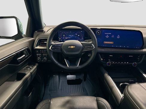 Used 2025 Chevrolet Tahoe LS image 17