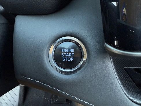 Used 2022 Toyota Highlander L image 22