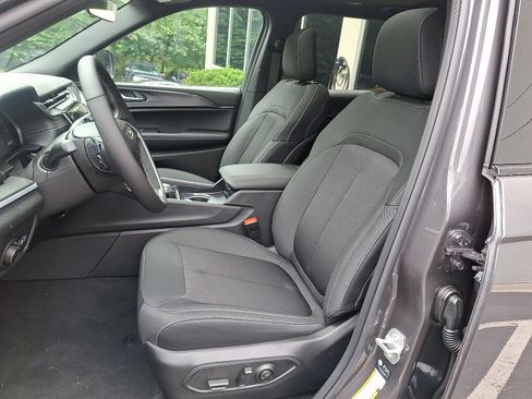 New 2025 Jeep Grand Cherokee L Laredo w/ Luxury Tech Group I image 8