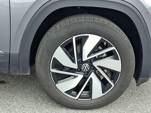 Used 2025 Volkswagen Atlas SE image 8