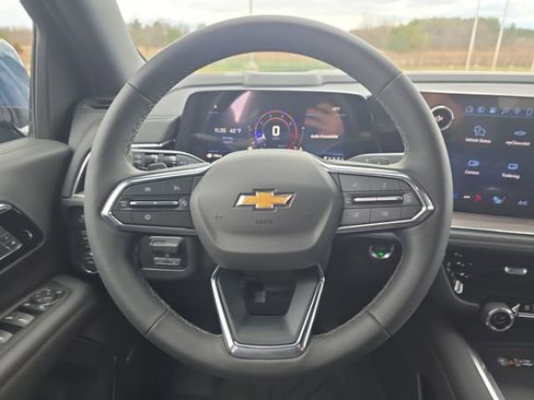 New 2026 Chevrolet Suburban LT image 14