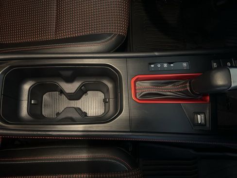 Certified 2025 Nissan Kicks SR image 22