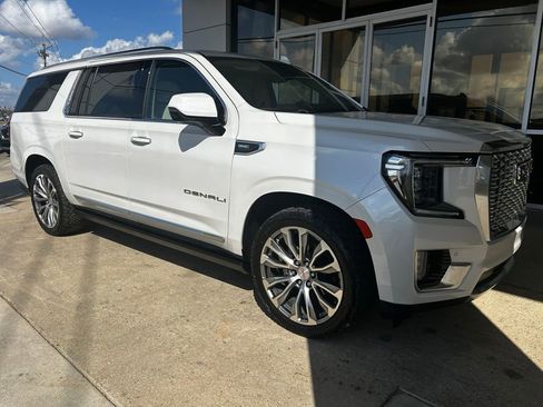 Used 2022 GMC Yukon XL Denali w/ Denali Ultimate Package image 4