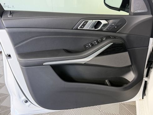 Used 2024 BMW X5 sDrive40i w/ M Sport Package RWD image 12