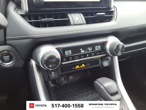 Used 2024 Toyota RAV4 XLE FWD image 22
