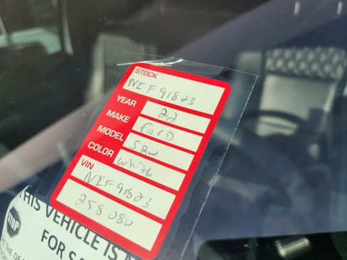 Used 2022 Ford F250 Lariat w/ Black Appearance Package image 10