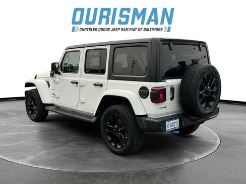 Used 2022 Jeep Wrangler Unlimited Sahara w/ Cold Weather Group AWD/4WD image 4