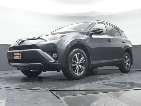 Used 2018 Toyota RAV4 XLE AWD/4WD image 29