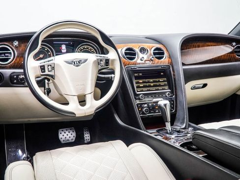 Used 2018 Bentley Flying Spur S V8 AWD/4WD image 18