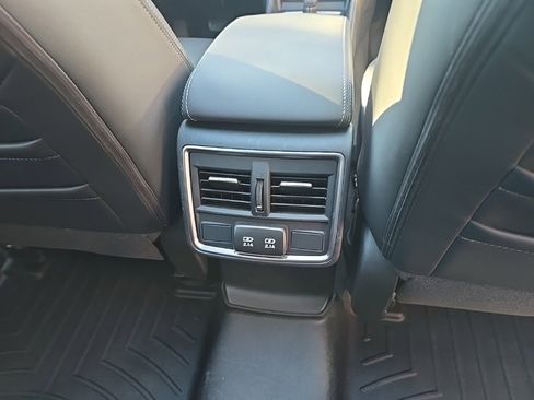 Used 2023 Subaru Forester Limited image 14