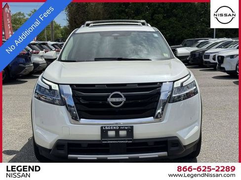 Used 2023 Nissan Pathfinder SL w/ SL Premium Package AWD/4WD image 2